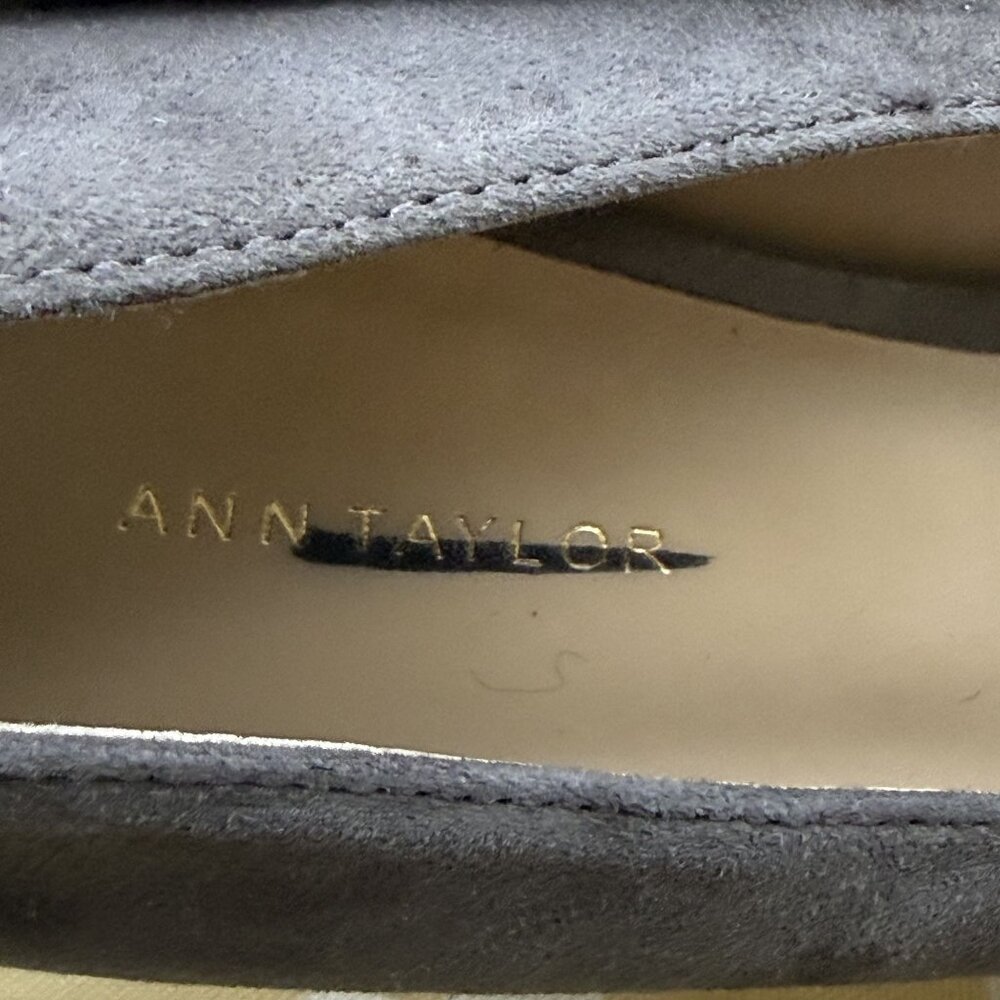 Ann Taylor Gray Suede Heels, size 8M, 3.5" heel - Picture 6 of 14